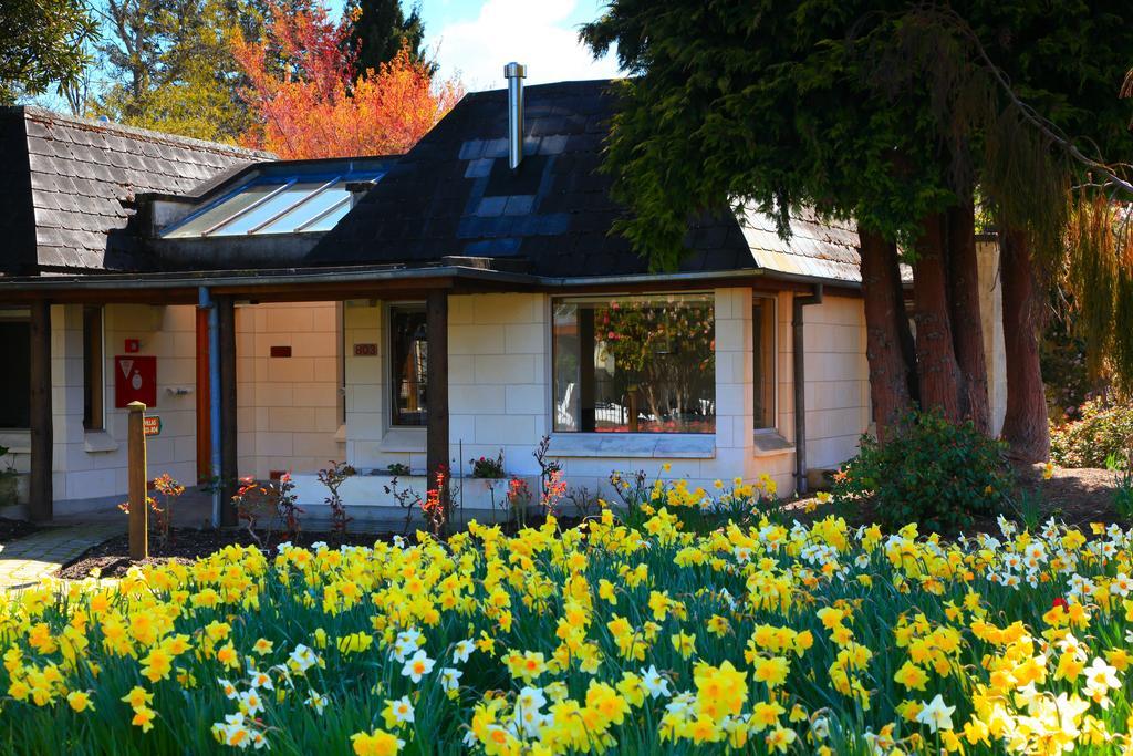 Distinction Te Anau Hotel & Villas Bagian luar foto