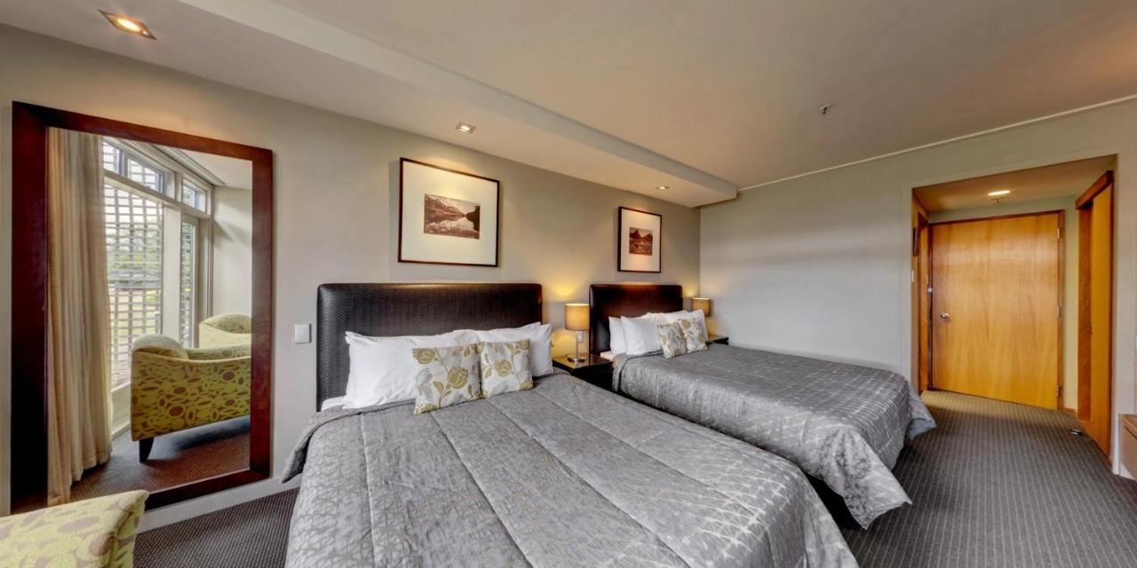 Distinction Te Anau Hotel & Villas Bagian luar foto