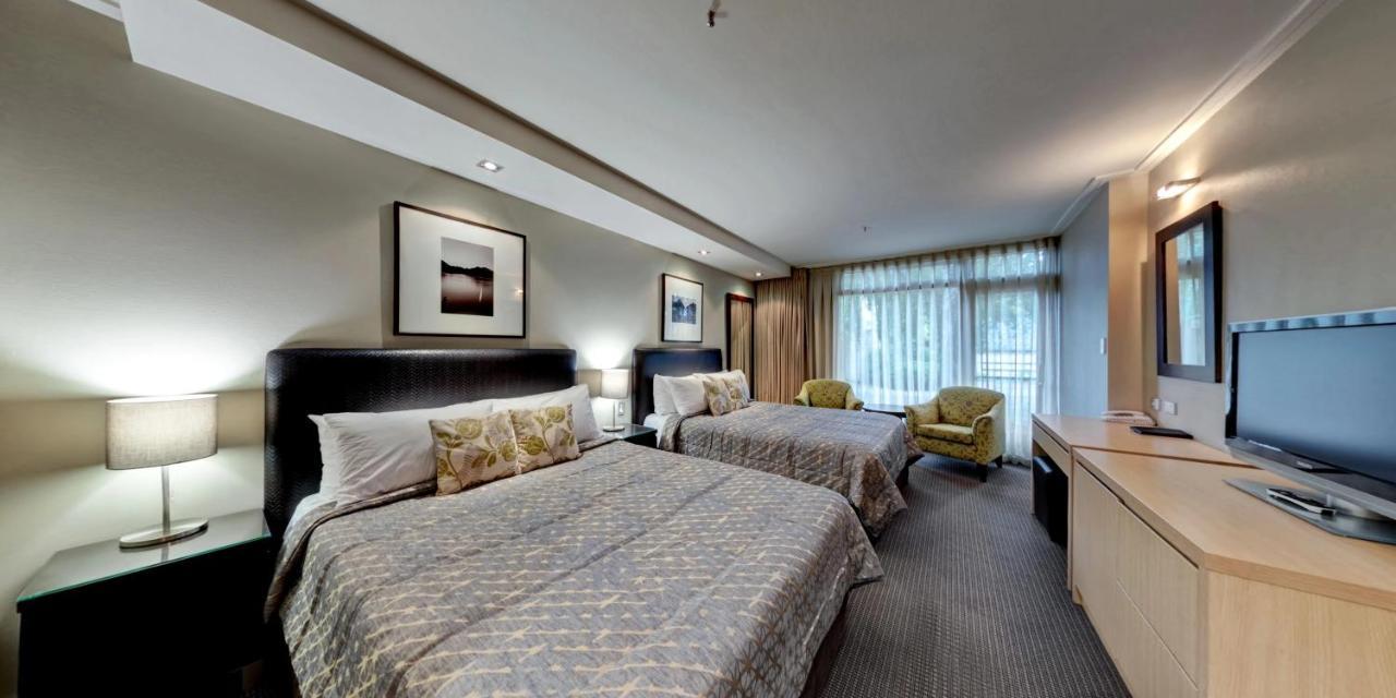 Distinction Te Anau Hotel & Villas Bagian luar foto
