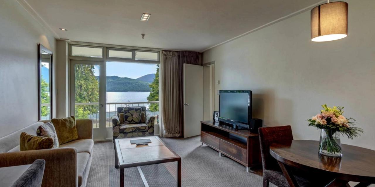 Distinction Te Anau Hotel & Villas Bagian luar foto