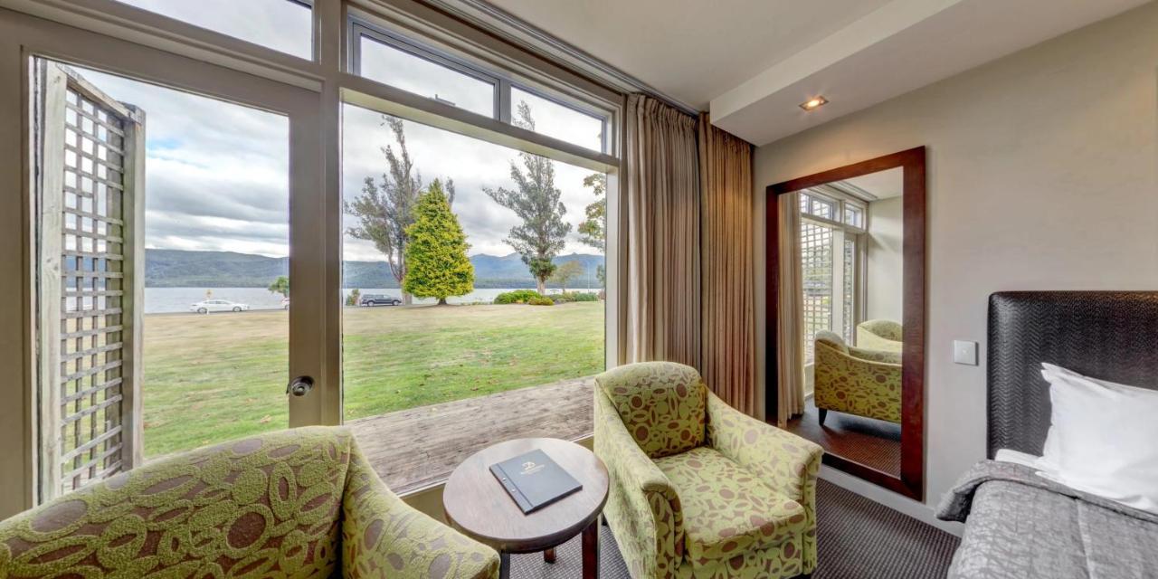 Distinction Te Anau Hotel & Villas Bagian luar foto