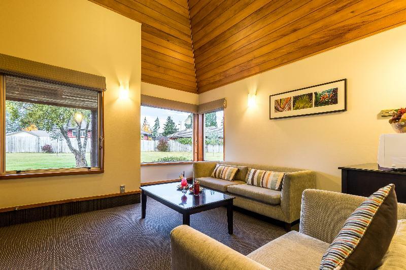 Distinction Te Anau Hotel & Villas Bagian luar foto