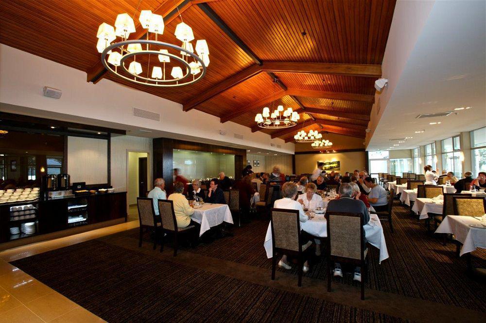 Distinction Te Anau Hotel & Villas Bagian luar foto